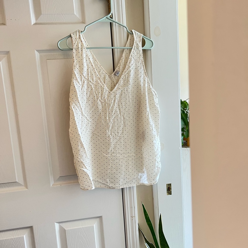 Old Navy Flowy White Tank Size XXL
